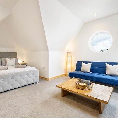 Spacious, Newly Renovated, Three Bedroom Town Centre Duplex Apartment With Free Parking, Sleeps Seven - Walking Distance To Beach Bournemouth Exteriör bild