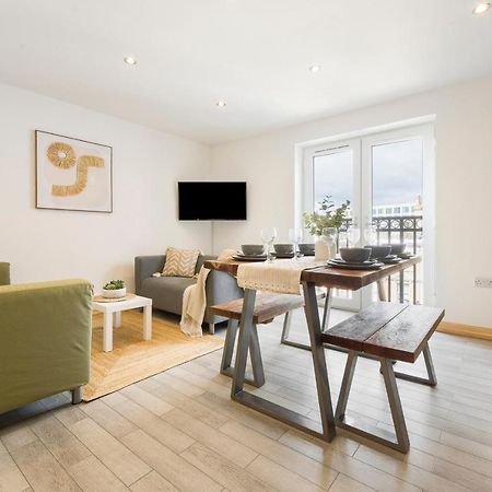 Spacious, Newly Renovated, Three Bedroom Town Centre Duplex Apartment With Free Parking, Sleeps Seven - Walking Distance To Beach Bournemouth Exteriör bild