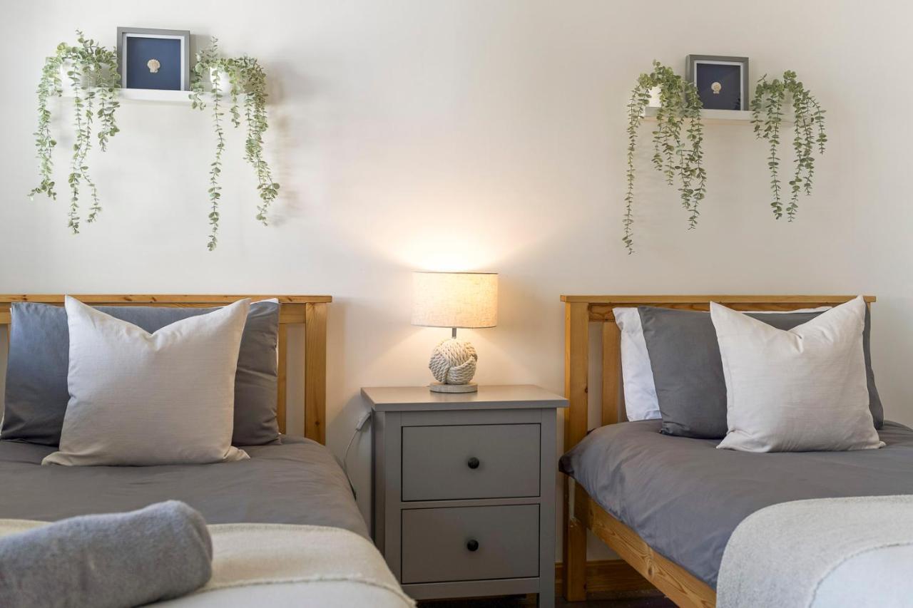 Spacious, Newly Renovated, Three Bedroom Town Centre Duplex Apartment With Free Parking, Sleeps Seven - Walking Distance To Beach Bournemouth Exteriör bild