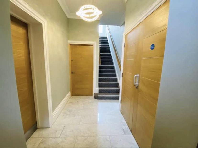 Spacious, Newly Renovated, Three Bedroom Town Centre Duplex Apartment With Free Parking, Sleeps Seven - Walking Distance To Beach Bournemouth Exteriör bild