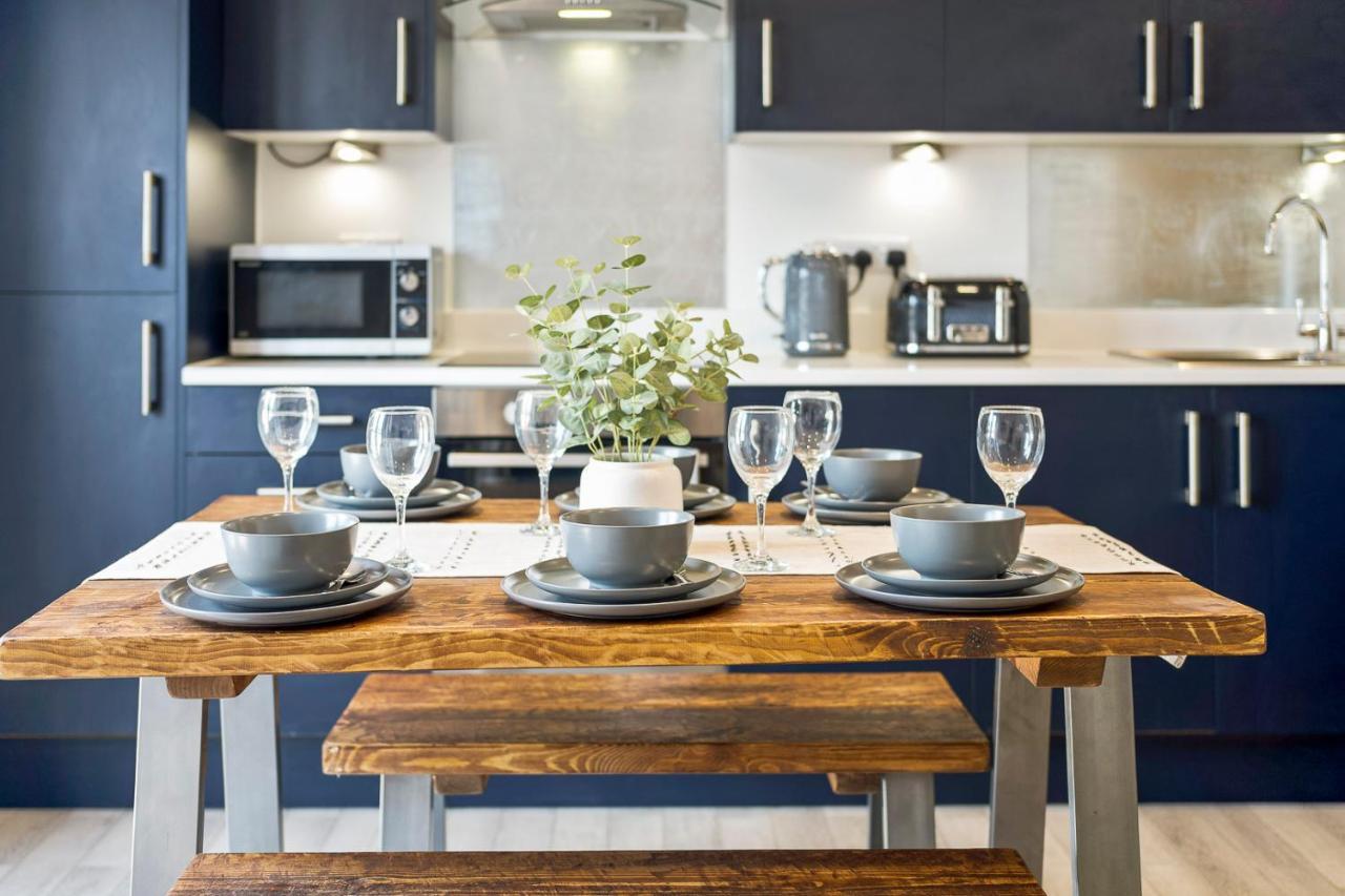 Spacious, Newly Renovated, Three Bedroom Town Centre Duplex Apartment With Free Parking, Sleeps Seven - Walking Distance To Beach Bournemouth Exteriör bild